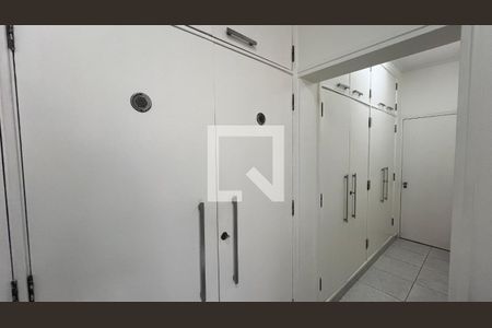 Apartamento à venda com 251m², 5 quartos e 2 vagasCozinha - Armários