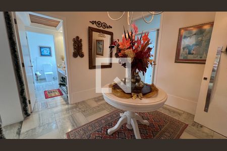 Hall de entrada de apartamento à venda com 5 quartos, 251m² em Jardim Paulista, São Paulo