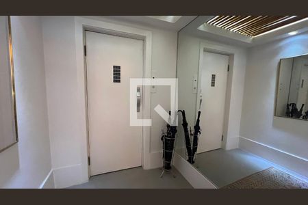 Elevador privativo  de apartamento à venda com 5 quartos, 251m² em Jardim Paulista, São Paulo