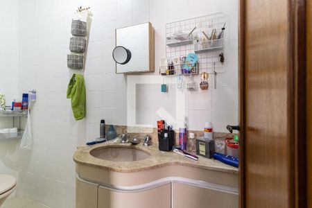 Casa à venda com 400m², 3 quartos e 5 vagasBanheiro da Suíte 2