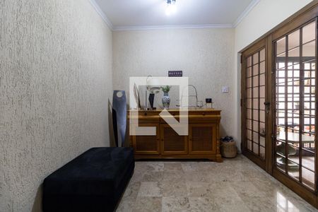 Entrada  de casa para alugar com 3 quartos, 400m² em Jardim da Saúde, São Paulo