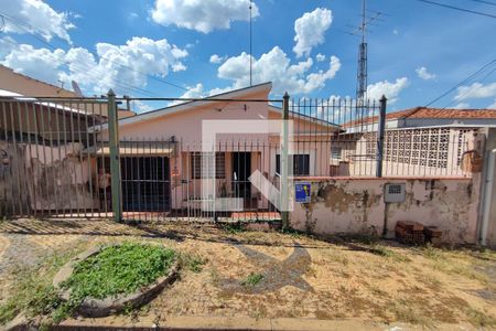 Casa à venda com 121m², 2 quartos e 2 vagasFachada