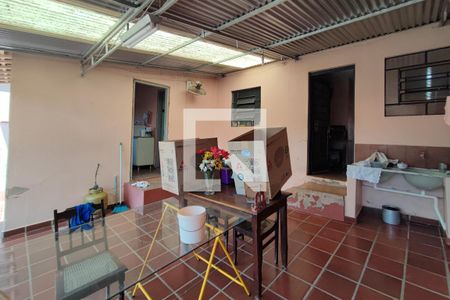 Casa à venda com 121m², 2 quartos e 2 vagasQuintal
