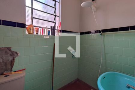 Casa à venda com 121m², 2 quartos e 2 vagasBanheiro