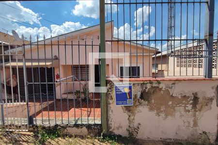 Casa à venda com 121m², 2 quartos e 2 vagasPLACA INSTALADA NA FACHADA