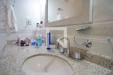 Casa à venda com 220m², 3 quartos e 4 vagasBanheiro da Suíte