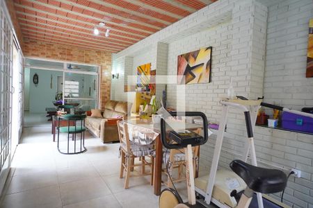 Casa à venda com 220m², 3 quartos e 4 vagasÁrea de Serviço