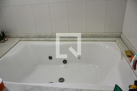 Casa à venda com 288m², 3 quartos e 4 vagas