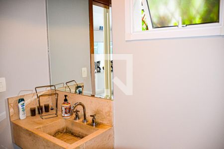 Casa à venda com 288m², 3 quartos e 4 vagas