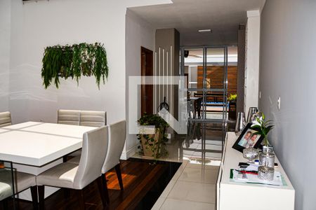 Casa à venda com 288m², 3 quartos e 4 vagas