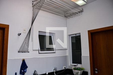 Casa à venda com 288m², 3 quartos e 4 vagas