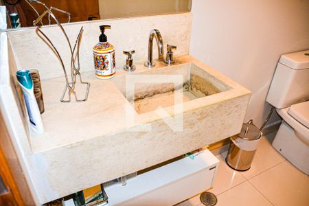 Casa à venda com 288m², 3 quartos e 4 vagas Casa à venda com 288m², 3 quartos e 4 vagasLavabo