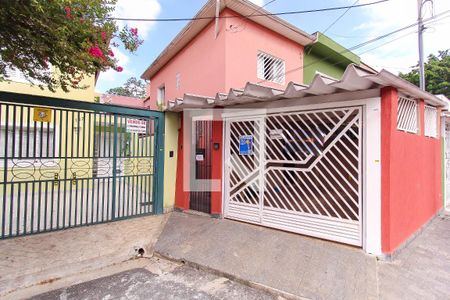 Casa à venda com 144m², 3 quartos e 1 vaga Casa à venda com 144m², 3 quartos e 1 vagaFachada