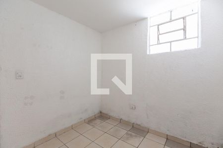 Quarto 2 de casa para alugar com 2 quartos, 60m² em Vila Sinha, São Paulo