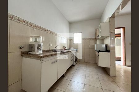 Casa à venda com 330m², 3 quartos e 3 vagasCozinha
