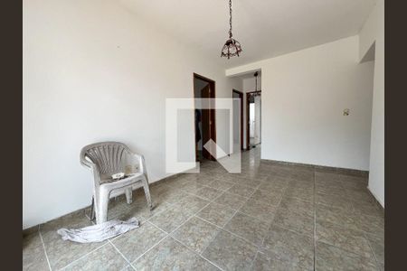 Casa à venda com 330m², 3 quartos e 3 vagasCorredor