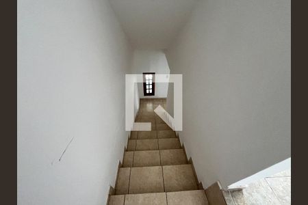 Casa à venda com 330m², 3 quartos e 3 vagasEscada