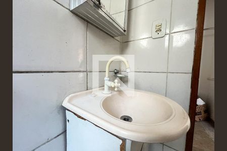 Casa à venda com 330m², 3 quartos e 3 vagasBanheiro da Suíte 2
