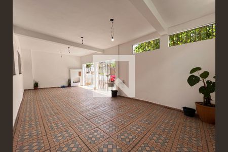 Casa à venda com 330m², 3 quartos e 3 vagasGaragem