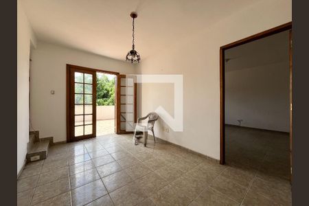 Casa à venda com 330m², 3 quartos e 3 vagasCorredor
