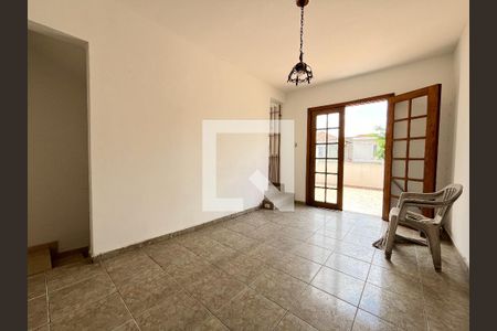 Casa à venda com 330m², 3 quartos e 3 vagasCorredor