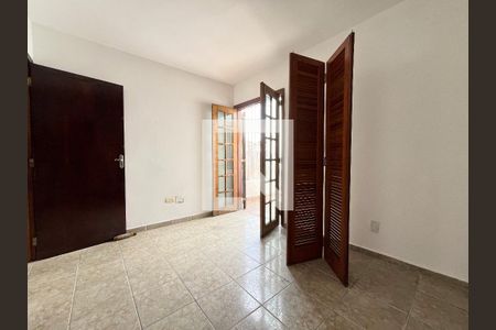Suite 1 de casa para alugar com 3 quartos, 330m² em Planalto Paulista, São Paulo