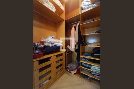 Apartamento para alugar com 178m², 3 quartos e 3 vagasRoupeiro do corredor