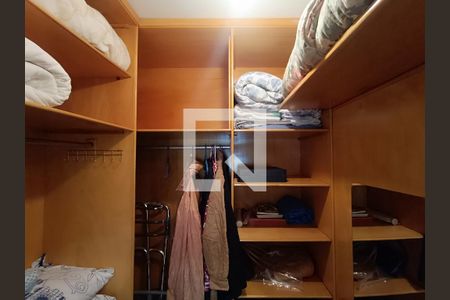 Apartamento para alugar com 178m², 3 quartos e 3 vagasRoupeiro do corredor