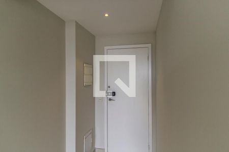 Hall de entrada de apartamento para alugar com 3 quartos, 70m² em Jardim Tupanci, Barueri
