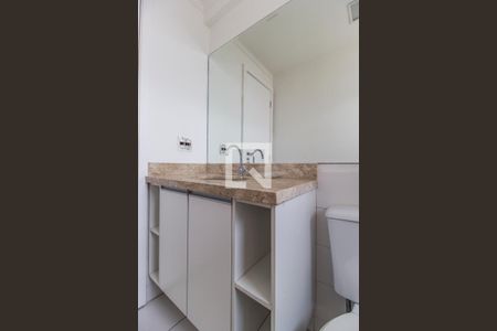 Apartamento para alugar com 70m², 3 quartos e 1 vaga Apartamento para alugar com 70m², 3 quartos e 1 vagaBanheiro da Suíte