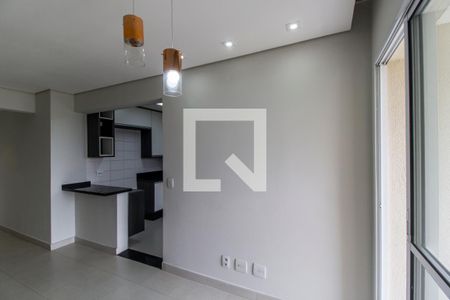 Sala de TV de apartamento para alugar com 3 quartos, 70m² em Jardim Tupanci, Barueri