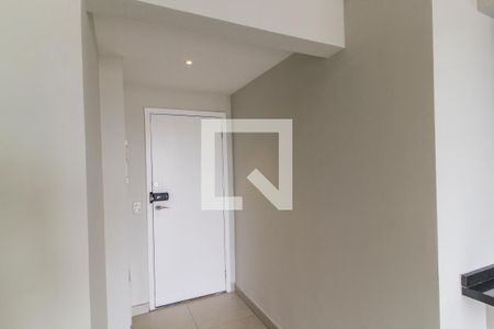 Hall de entrada de apartamento para alugar com 3 quartos, 70m² em Jardim Tupanci, Barueri