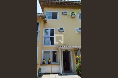 Casa de condomínio à venda com 120m², 4 quartos e 2 vagasFachada da Casa 