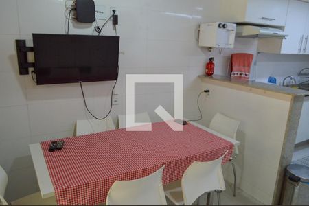 Casa de condomínio à venda com 120m², 4 quartos e 2 vagasCopa
