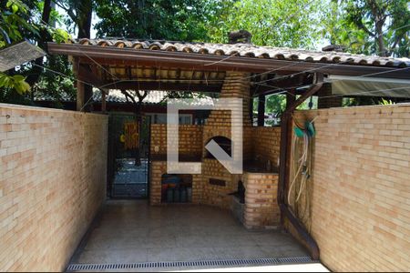 Casa de condomínio à venda com 120m², 4 quartos e 2 vagasÁrea Gourmet