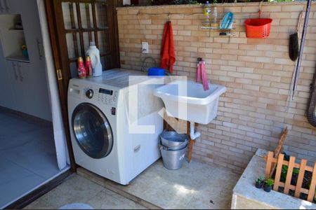 Casa de condomínio à venda com 120m², 4 quartos e 2 vagasÁrea de Serviço