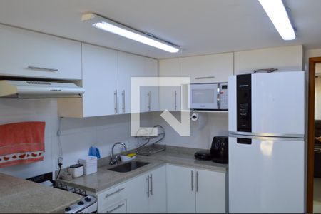 Casa de condomínio à venda com 120m², 4 quartos e 2 vagasCozinha 