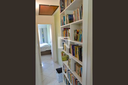 Casa de condomínio à venda com 120m², 4 quartos e 2 vagasCorredor 3° andar 