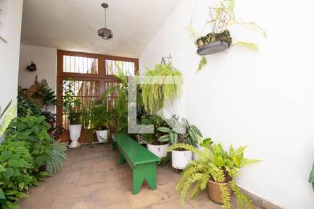 Casa à venda com 950m², 5 quartos e 4 vagasEntrada