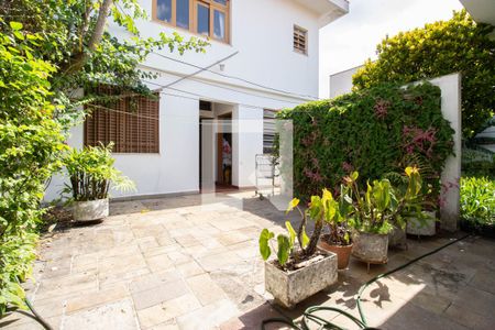 Casa à venda com 950m², 5 quartos e 4 vagasQuintal - Jardim