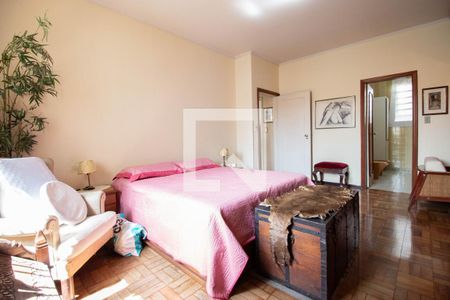 Casa à venda com 950m², 5 quartos e 4 vagasSuíte