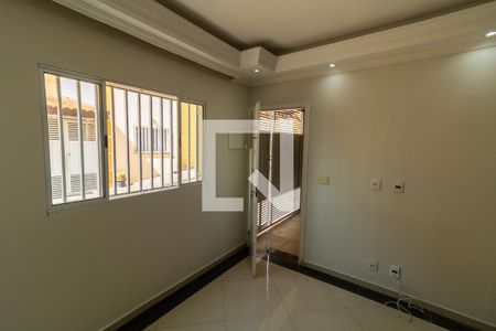 Sala de casa de condomínio para alugar com 2 quartos, 76m² em Parque Boturussu, São Paulo