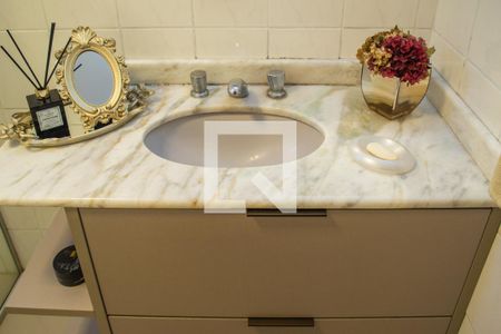 Casa à venda com 171m², 3 quartos e 3 vagasBanheiro 