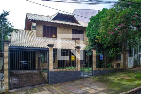 Casa à venda com 171m², 3 quartos e 3 vagasFachada