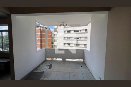 Apartamento para alugar com 150m², 3 quartos e 1 vagaSacada