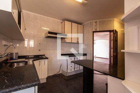 Apartamento para alugar com 154m², 3 quartos e sem vaga Apartamento para alugar com 154m², 3 quartos e sem vagaCozinha