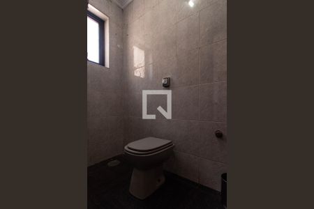 Apartamento para alugar com 154m², 3 quartos e sem vaga Apartamento para alugar com 154m², 3 quartos e sem vagaBanheiro de Serviço