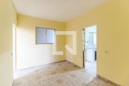 Sala de casa para alugar com 2 quartos, 60m² em Conjunto Habitacional Aguia de Haia, São Paulo
