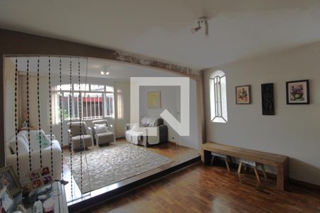 Sala de casa à venda com 3 quartos, 230m² em Vila São Paulo, São Paulo