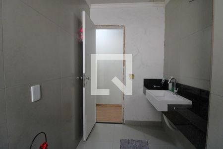 Banheiro comum de casa à venda com 3 quartos, 230m² em Vila São Paulo, São Paulo